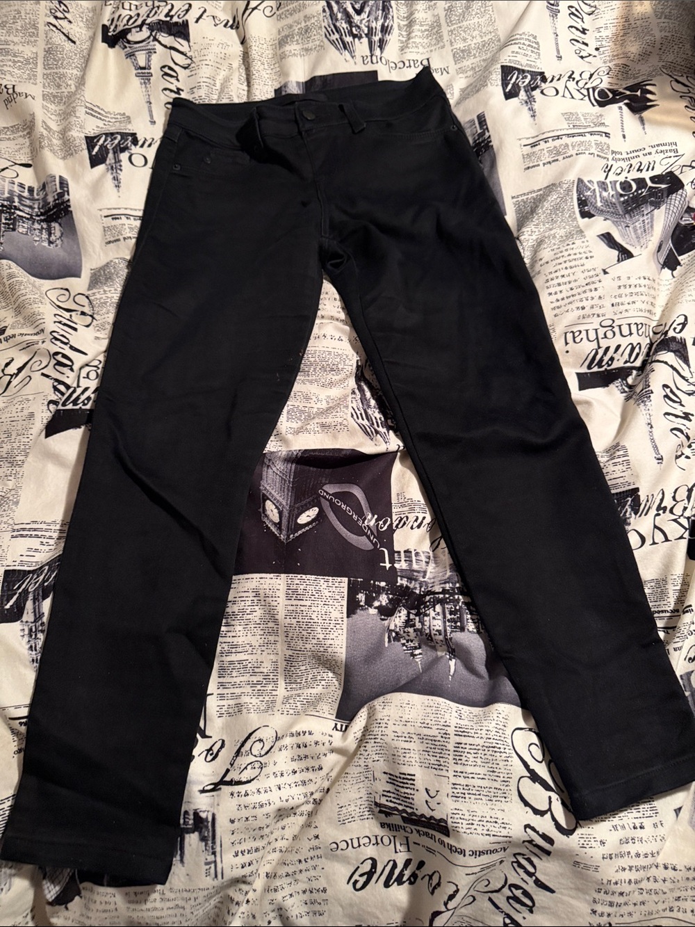 solo Black Ankle-Length Slim Pants